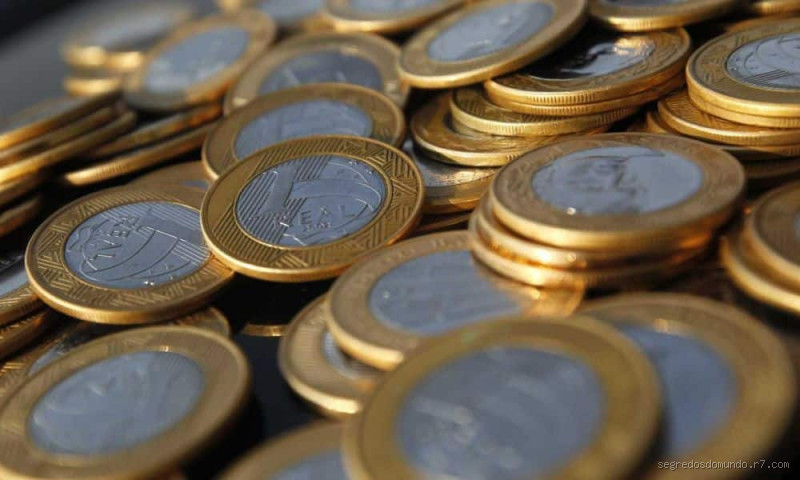 Quais são as moedas de R$ 1 que valem muito dinheiro?