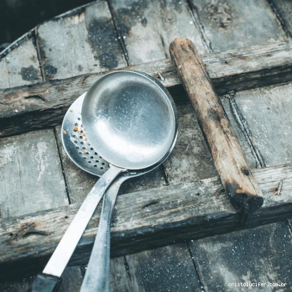 Qual a origem da palavra colher? Descubra o significado escondido!