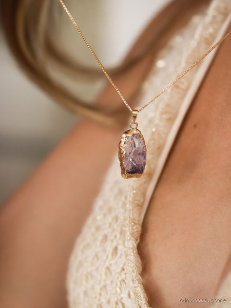 Pode tomar banho com colar de ametista? Descubra o que você precisa saber!