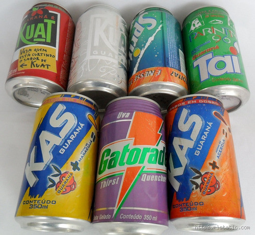 Qual o peso de uma lata de refrigerante vazia?