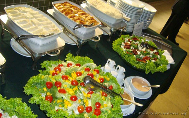 Quanto custa um buffet simples? Descubra o valor que cabe no seu bolso